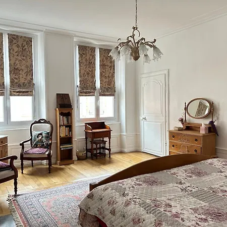 Les Portes Bleues Bed & Breakfast